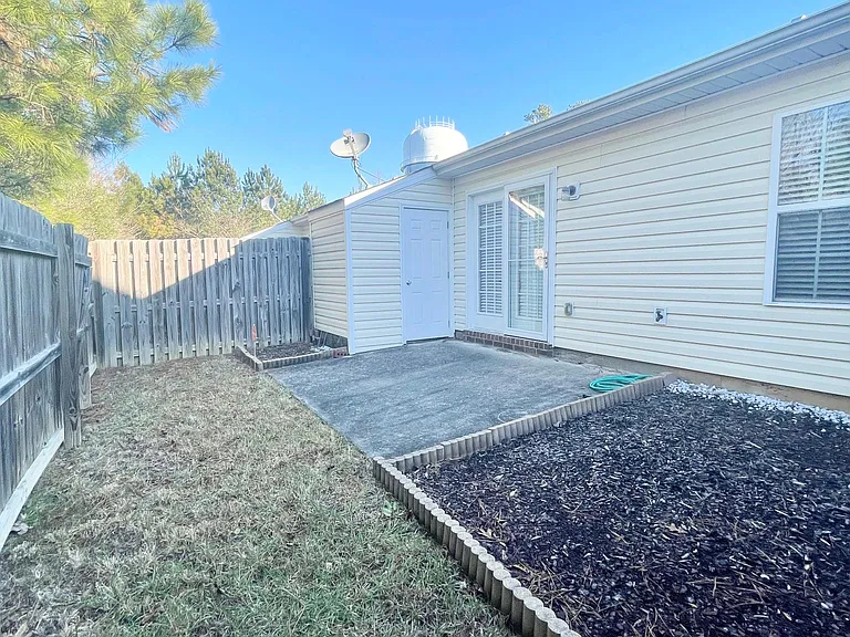 604 Beretta Dr — Photo 14