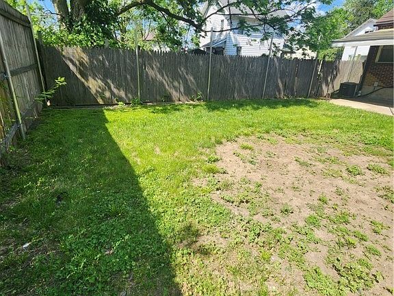 4th image of 837 Frizell Ave