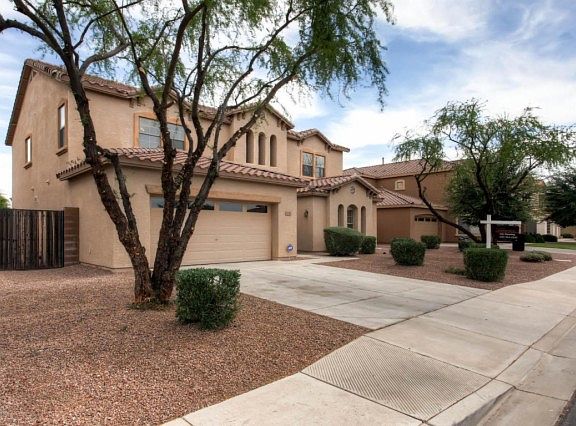 4th image of 4126 E County Down Dr