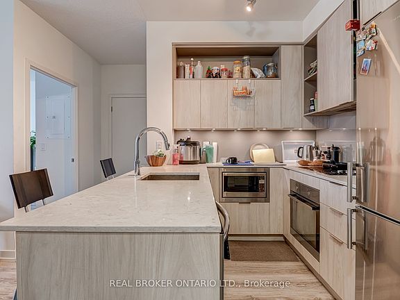 5th image of 200 Sackville St Unit 702
