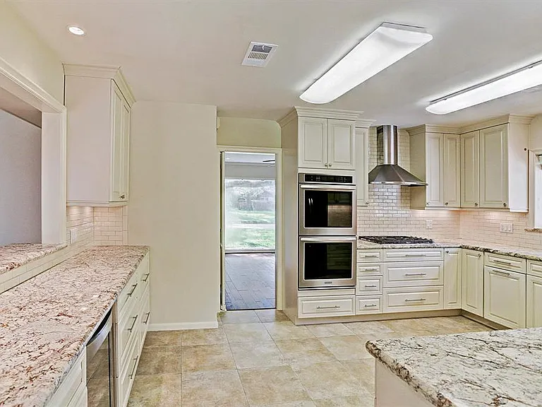 10626 Fairlane Dr — Photo 10
