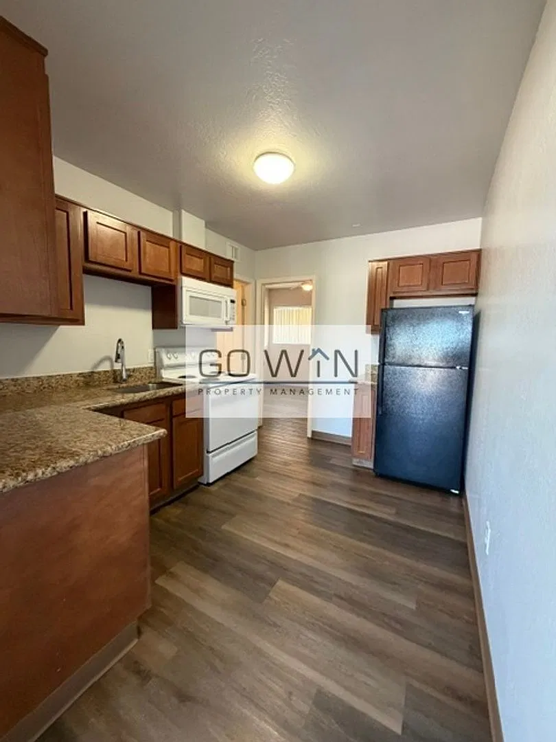 Silver Palms Apts — Photo 2