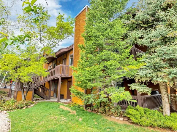 2025 Canyons Resort Dr APT V4, Park City, UT 84098