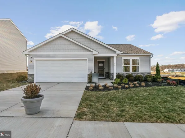 50 Empire Ln, Charles Town, WV 25414