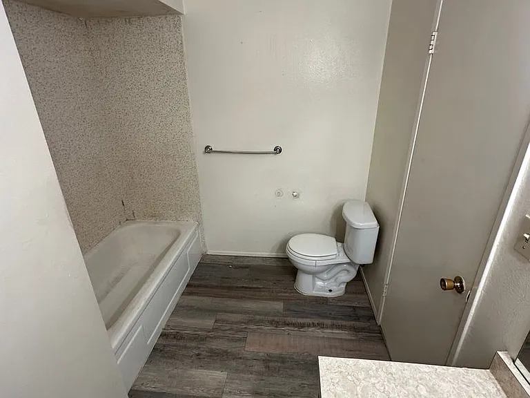 1001 McDonald Way #19 — Photo 8