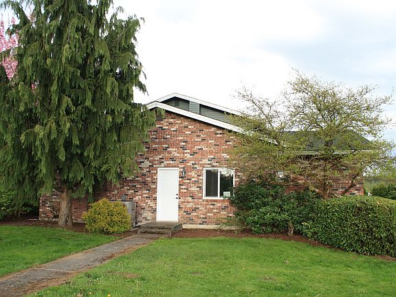 side entrance to garage