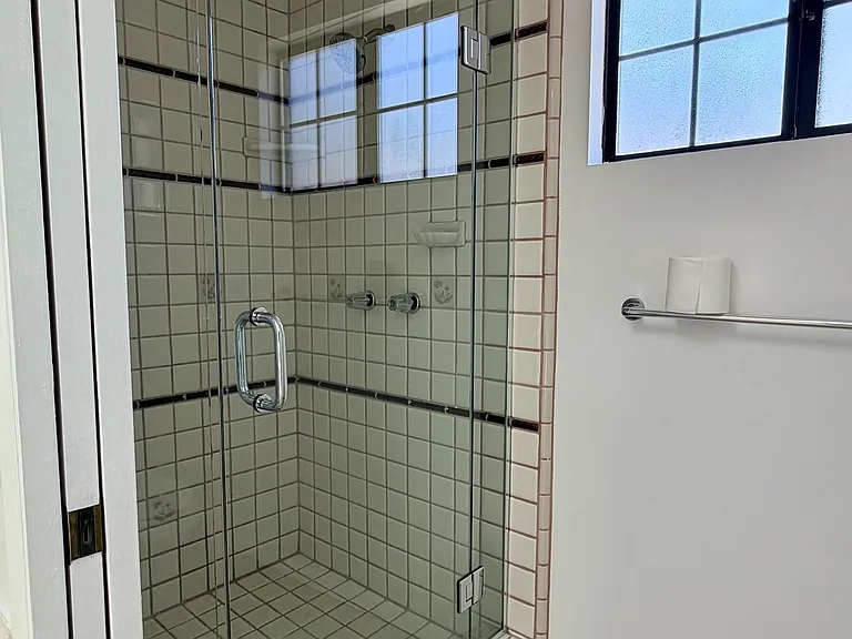3247 Mills Ave — Photo 22