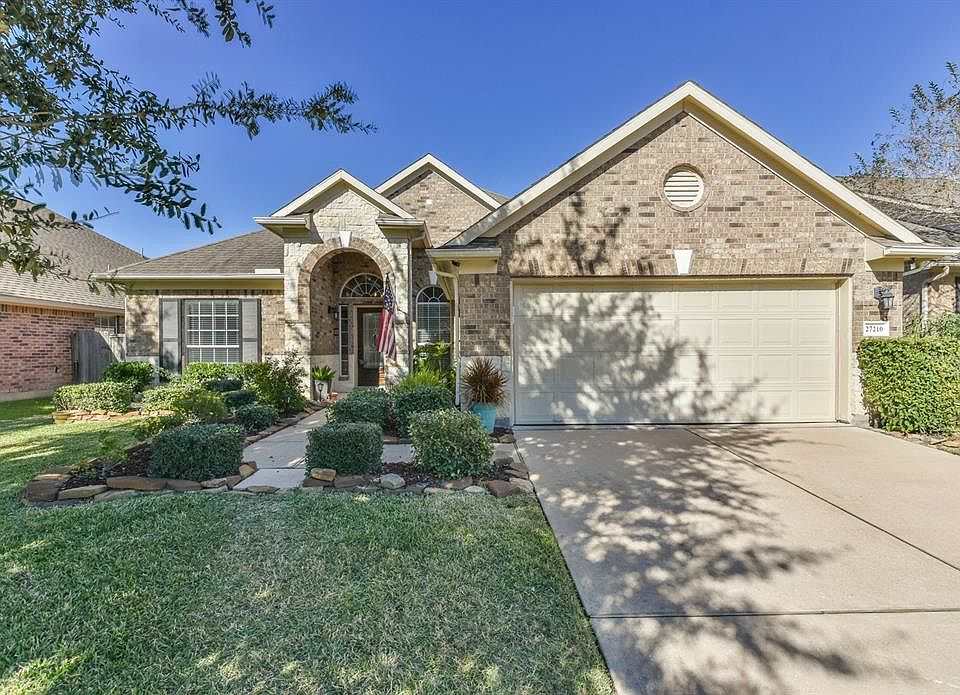 1st image of 27210 Sable Oaks Ln