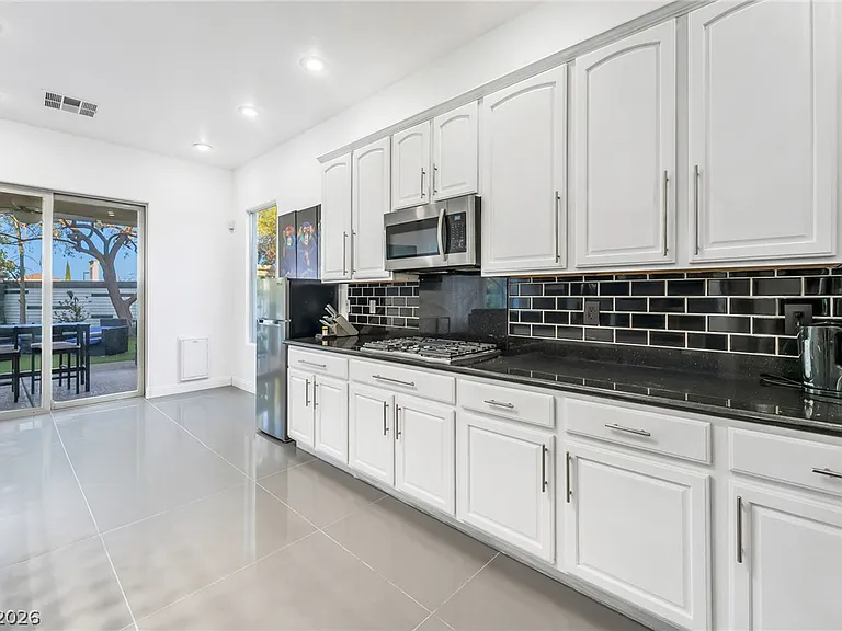 10570 Eagle Nest St — Photo 21