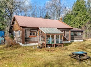 E6875 Wildwood Rd, Munising, MI 49862