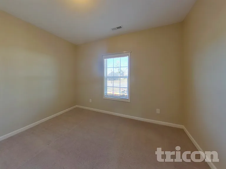 1016 Cyril Dr — Photo 13