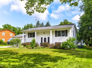695 Crestview St, Holland, MI 49423