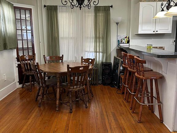 5th image of 2405 Crawford Ave