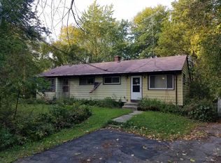 3870 E Oakwood Rd, Oak Creek, WI 53154