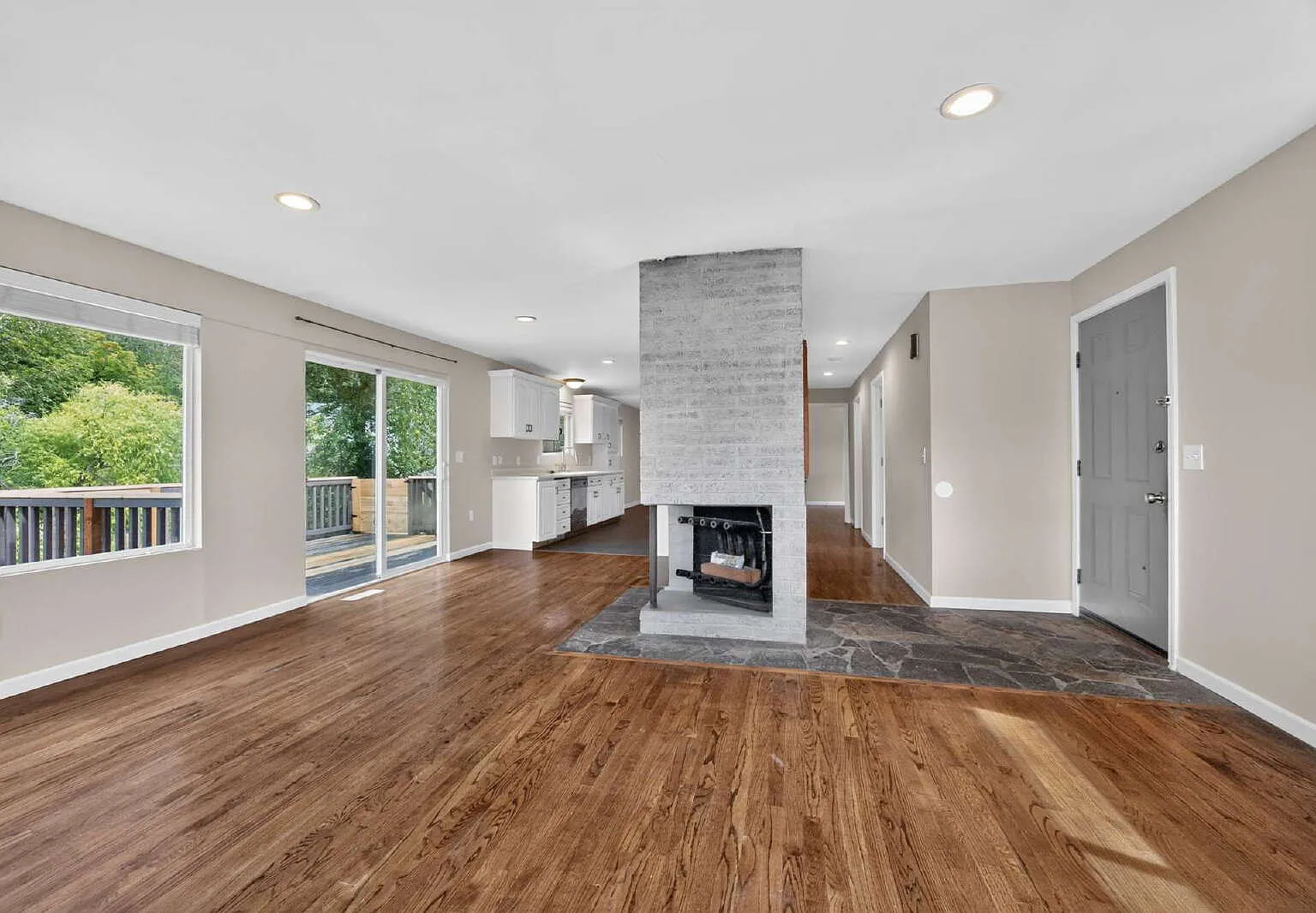 4 bed, 2.0 bath, $3,295 — Photo 3