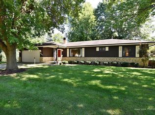 855 Martin Dr, Elgin, IL 60120