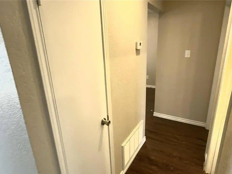 205 Erby Ave #D — Photo 3