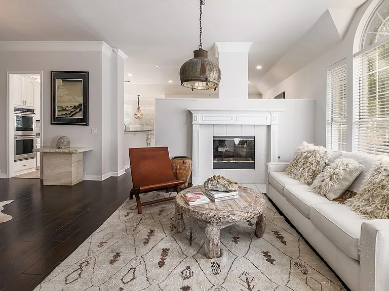 9935 Barbrook Dr — Photo 4