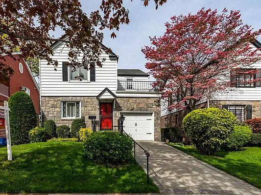 Sold by Keller Williams Realty Landmark | media 1