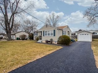 22 Keyes Dr, Chicopee, MA 01020