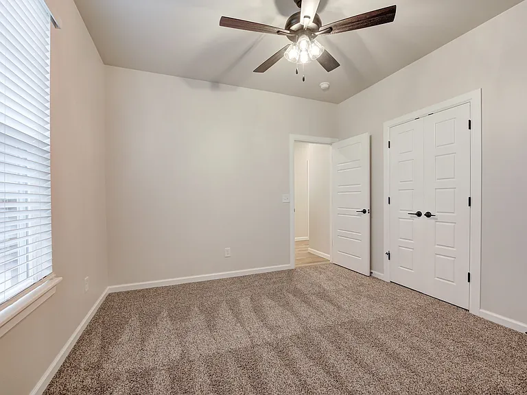 2298 E Sooner Rd — Photo 29