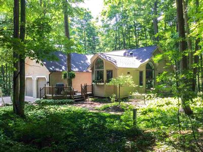 6010 Forest Ridge Ln, Harbor Springs, MI, 49740