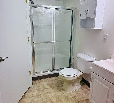 Contemporary bathroom finishes.