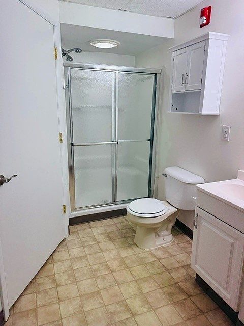 Contemporary bathroom finishes.