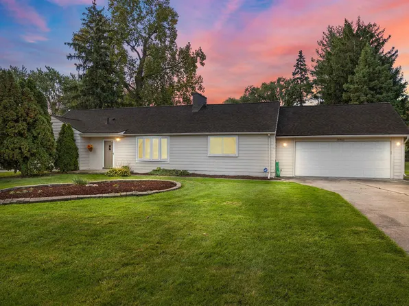 18462 S Nunneley Rd, Clinton Township, MI 48035
