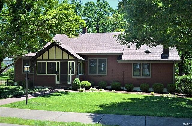 Front View of 632 Bonita Avenue!