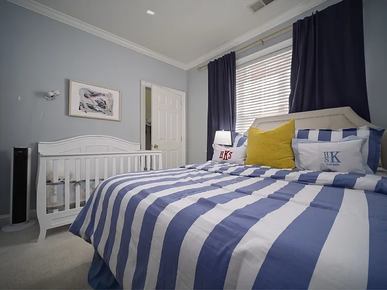 5609 Fairview Rd #3 — Photo 25