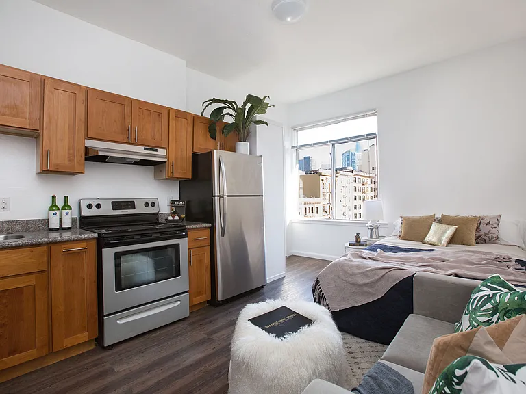57 Taylor — Photo 3