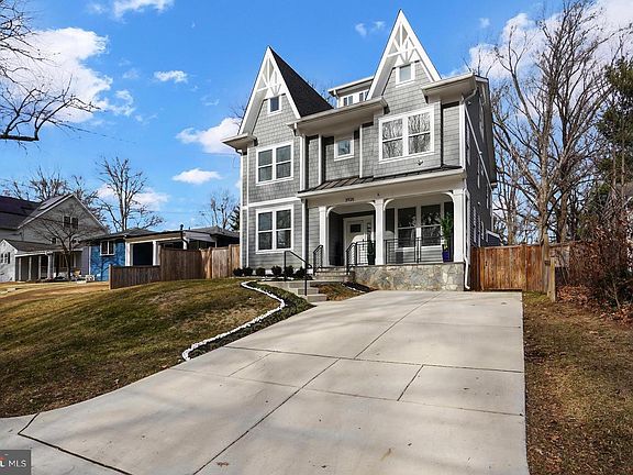 2nd image of 3925 Decatur Ave