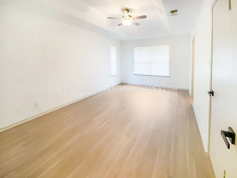203 Shady Oaks Cir — Photo 5