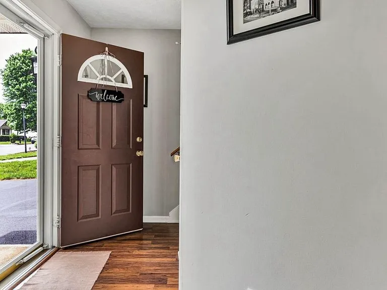 232 Towne Crier Rd — Photo 4