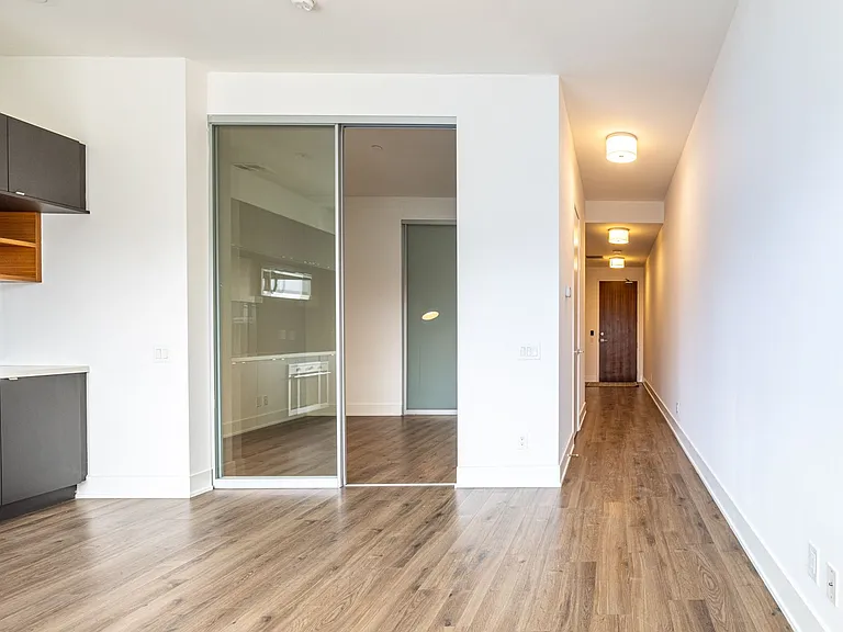 111 Saint Clair Ave W #416 — Photo 16