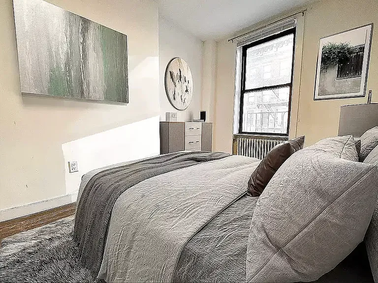271 W 70th St #2G — Photo 4