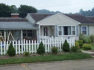 702 4th St, New Haven, WV