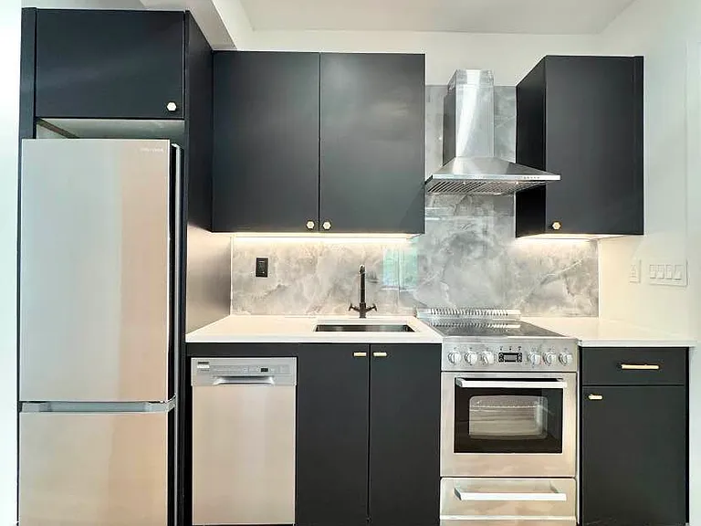 16 Howard Ave #2B — Photo 8