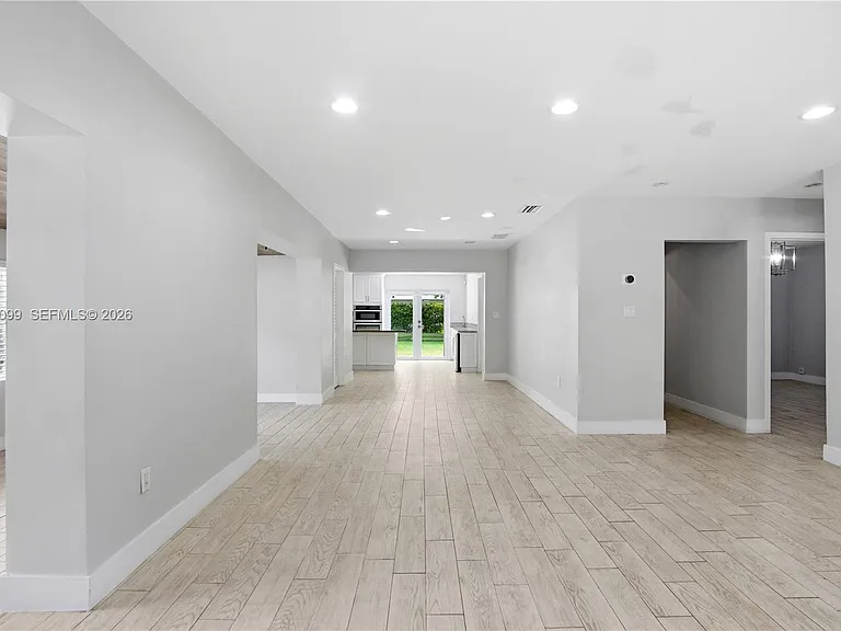 6511 SW 44th St — Photo 9