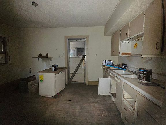 5th image of 1502 N Kennedy St