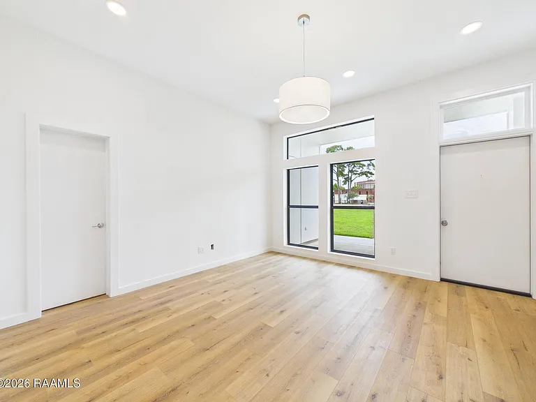 1120 S Washington St #101&201 — Photo 8