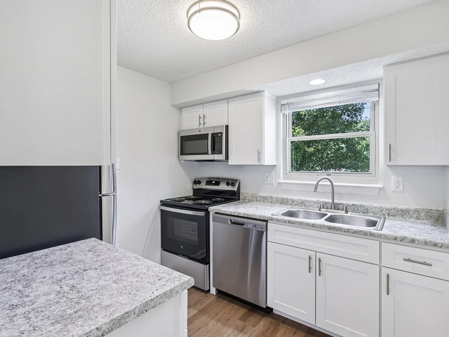 Monroeville Apartments at Belmont Ridge — Photo 2