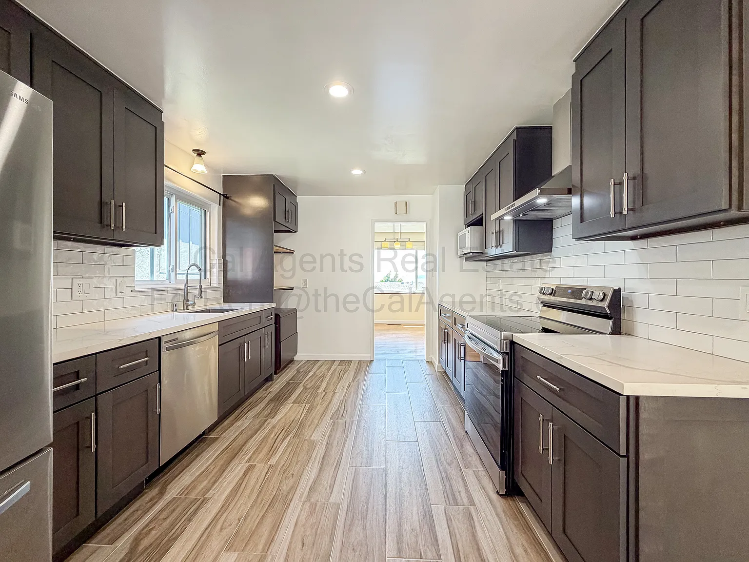 3 bed, 2.5 bath, 1800 sqft, $4,700 — Photo 4