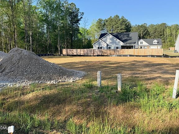 3rd image of 66 Loganberry Rd