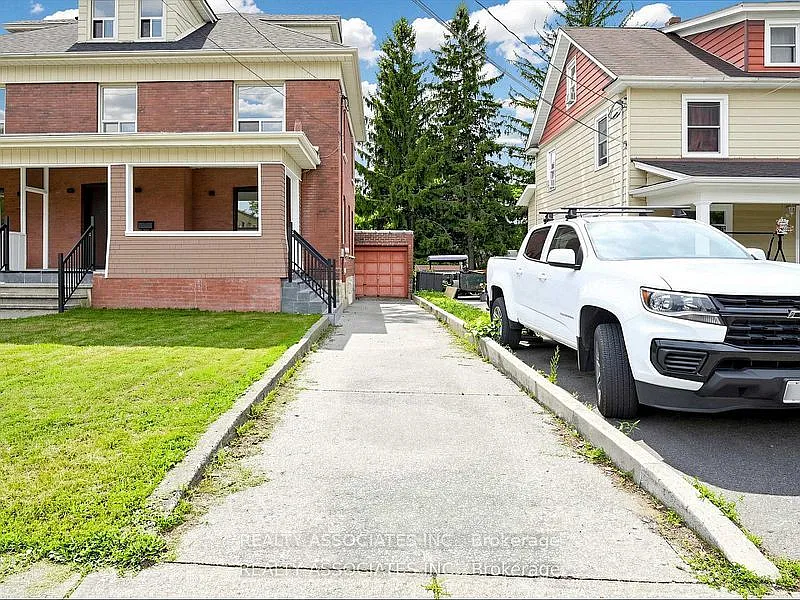 4 bed, $3,300 — Photo 3