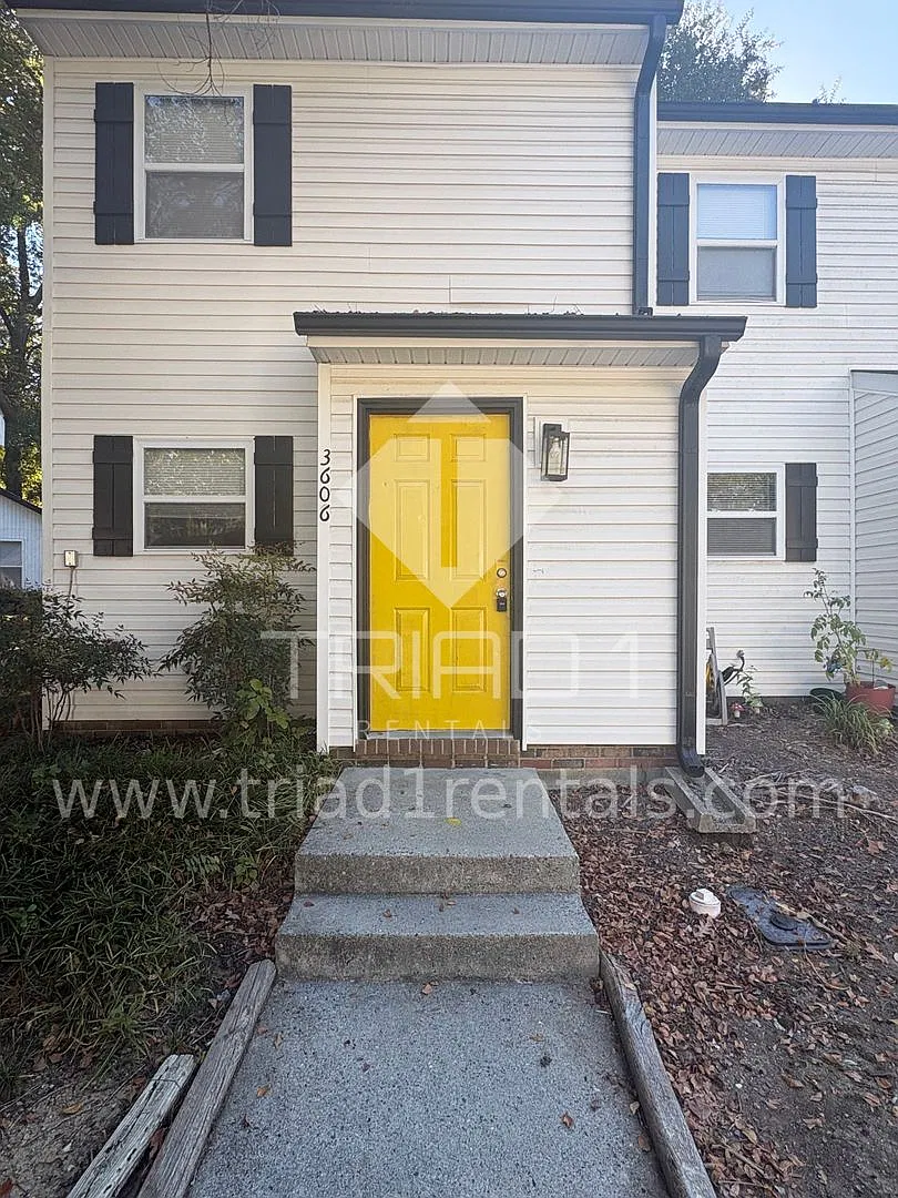 Mosby Townhouses - G — Photo 2