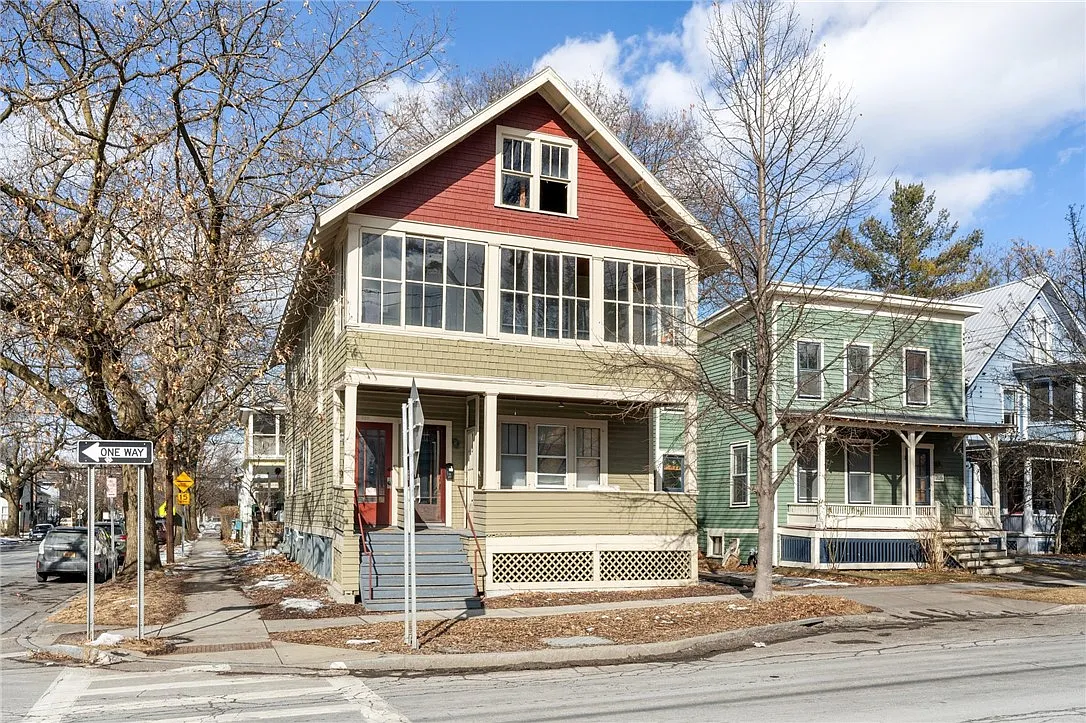 328 W Seneca St photo 1
