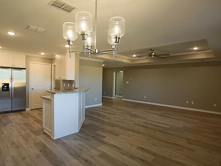6033 Villa Rosa Way — Photo 6