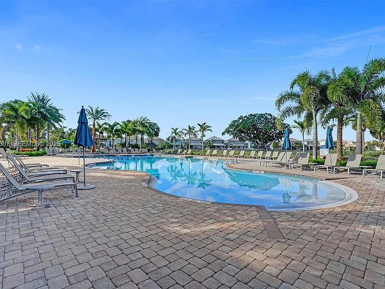 4764 Eucalyptus Dr — Photo 63